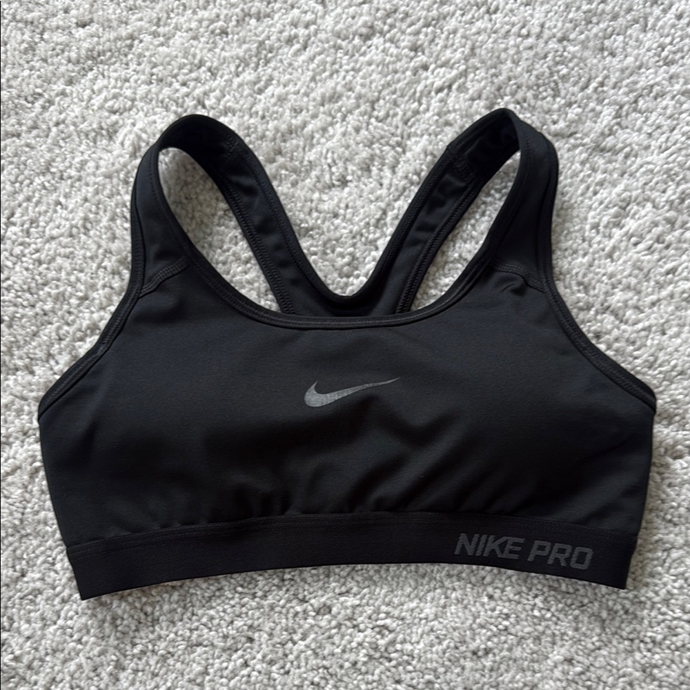 Nike Pro Women's Black Sports Bra